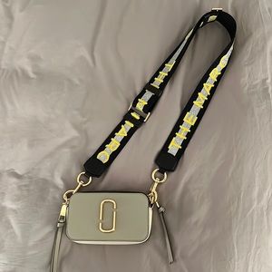 MARC JACOBS - BRAND NEW - The Logo Strap Snapshot